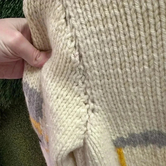 Vintage 1970s Wagon Cowichan Sweater Small - Picture 9 of 9